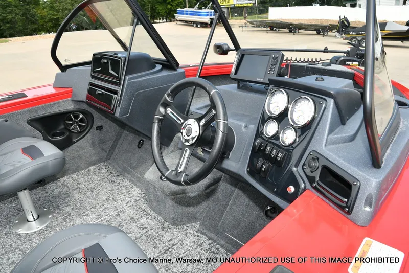 Slide: The Image of Tracker Targa V-19 WT 2026 - 5