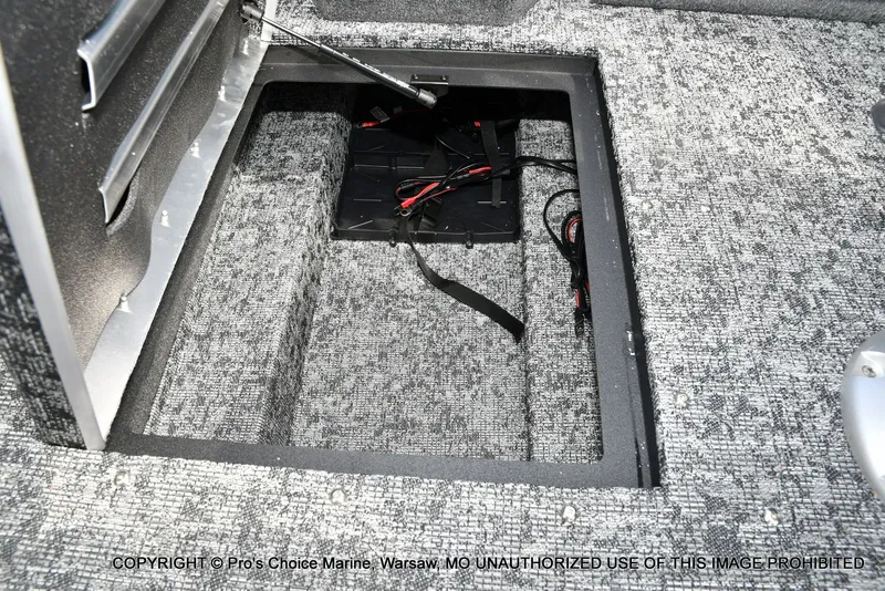 Slide: The Image of Tracker Targa V-19 WT 2026 - 50