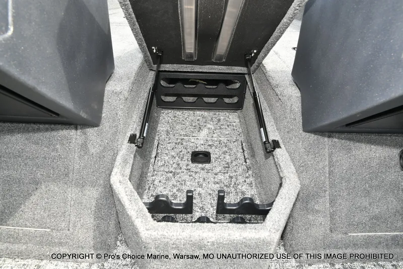 Slide: The Image of Tracker Targa V-19 WT 2026 - 55