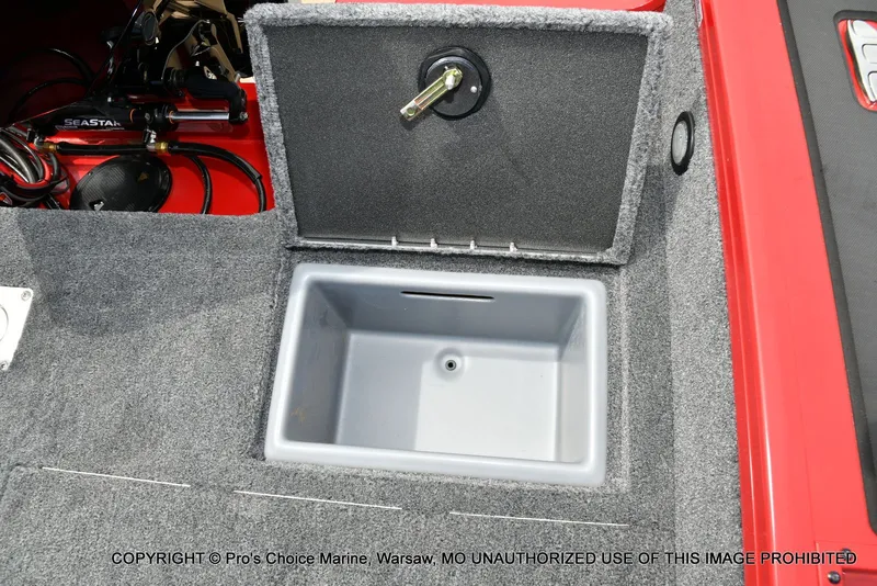 Slide: The Image of Tracker Targa V-19 WT 2026 - 75