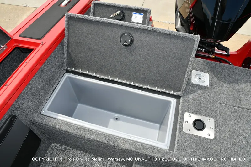 Slide: The Image of Tracker Targa V-19 WT 2026 - 76