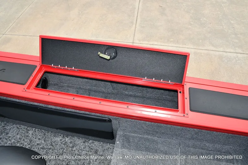 Slide: The Image of Tracker Targa V-19 WT 2026 - 80