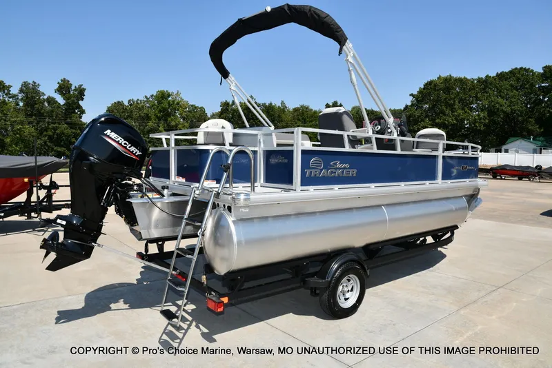 Slide: The Image of Sun Tracker Bass Buggy 18 DLX 2026 - 71