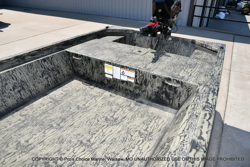 Slide: The Image of Tracker Grizzly 1648 Utility Jon w/25HP Mercury Tiller 2026 - 18