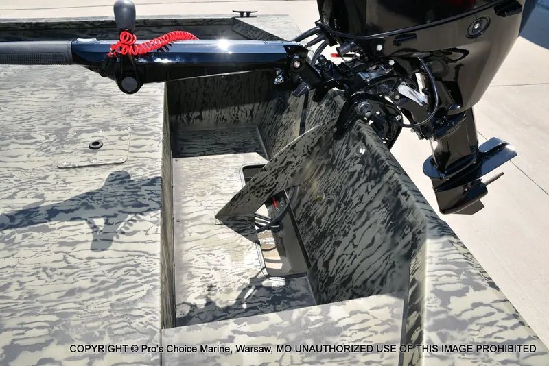 Slide: The Image of Tracker Grizzly 1648 Utility Jon w/25HP Mercury Tiller 2026 - 30