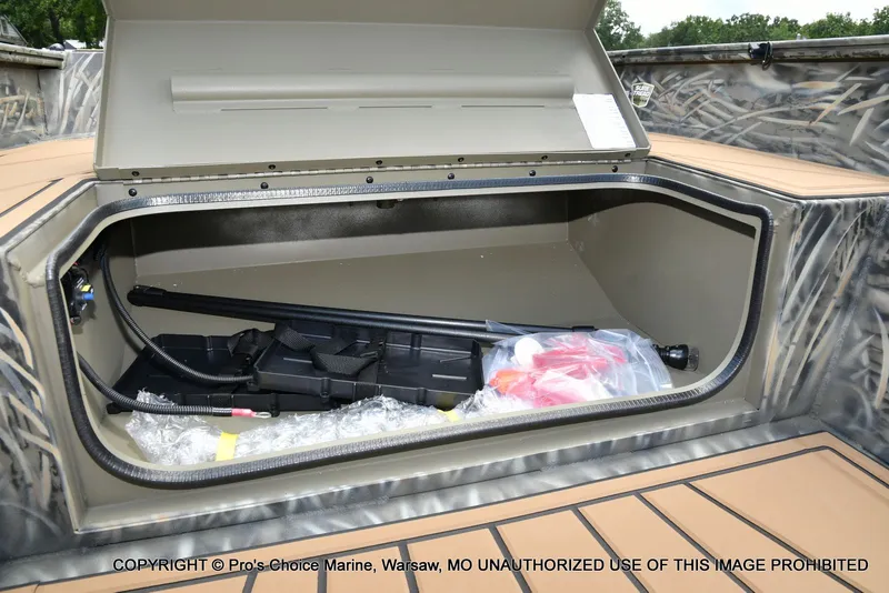 Slide: The Image of Tracker Grizzly 1650 T Prairie Wings Edition w/40HP Mercury Tiller 2026 - 14