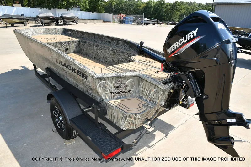 Slide: The Image of Tracker Grizzly 1650 T Prairie Wings Edition w/40HP Mercury Tiller 2026 - 21