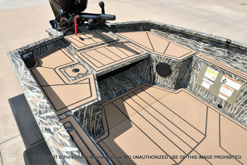 Slide: The Image of Tracker Grizzly 1650 T Prairie Wings Edition w/40HP Mercury Tiller 2026 - 29