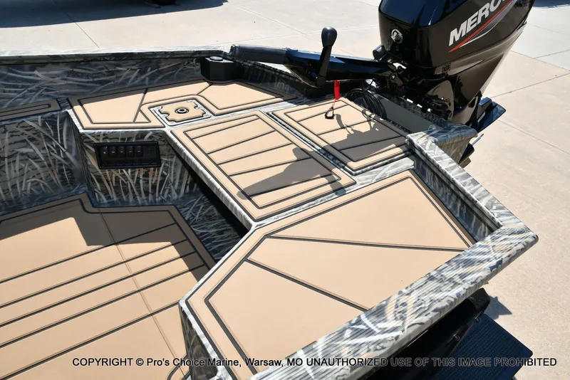 Slide: The Image of Tracker Grizzly 1650 T Prairie Wings Edition w/40HP Mercury Tiller 2026 - 31