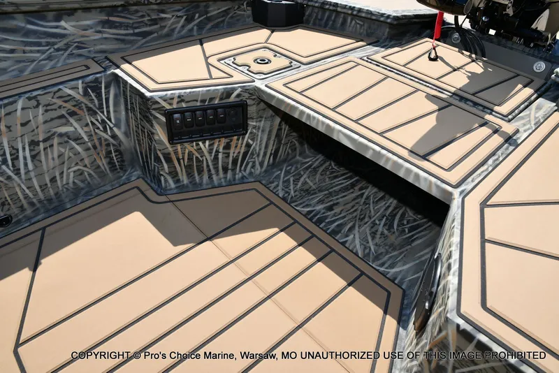 Slide: The Image of Tracker Grizzly 1650 T Prairie Wings Edition w/40HP Mercury Tiller 2026 - 33