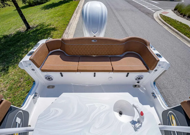 Slide: The Image of Sea Hunt Ultra 255 SE 2026 - 24