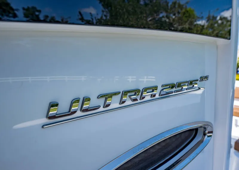 Slide: The Image of Sea Hunt Ultra 255 SE 2026 - 30