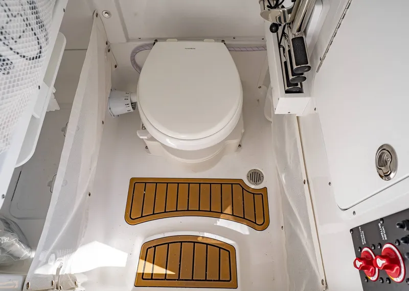 Slide: The Image of Sea Hunt Ultra 255 SE 2026 - 31