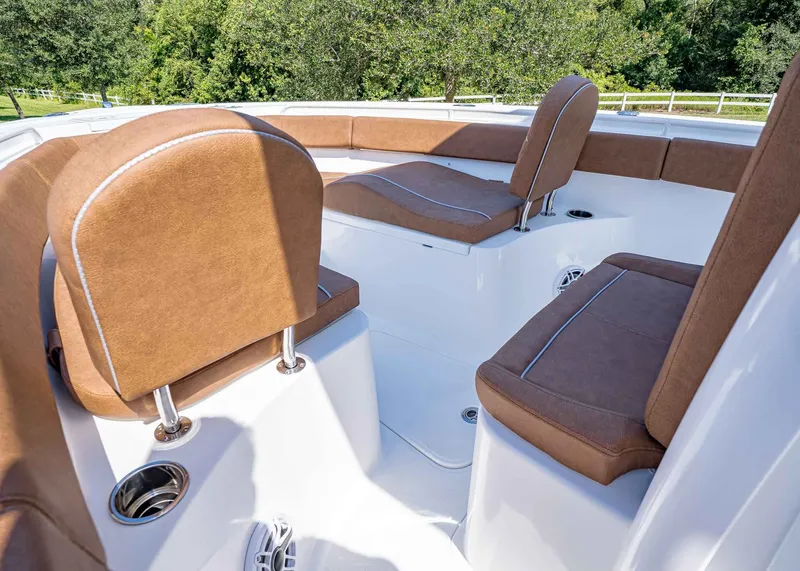 Slide: The Image of Sea Hunt Ultra 255 SE 2026 - 32