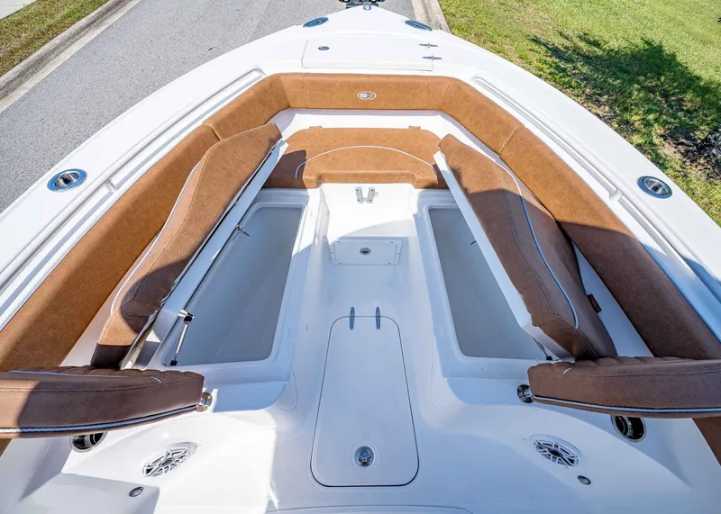 Slide: The Image of Sea Hunt Ultra 255 SE 2026 - 36