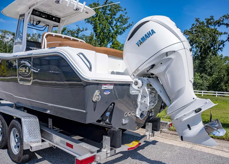 Slide: The Image of Sea Hunt Ultra 255 SE 2026 - 5