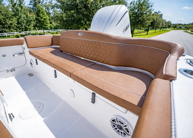 Slide: The Image of Sea Hunt Ultra 255 SE 2026 - 9