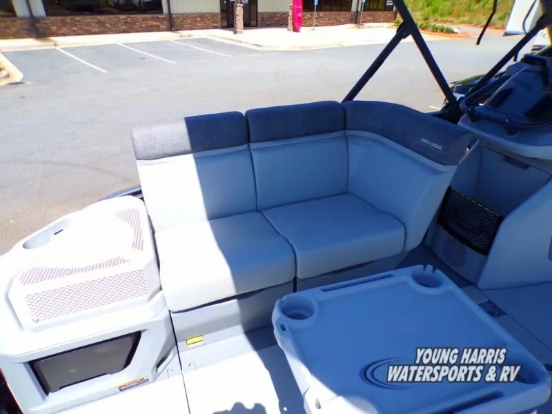 Slide: The Image of Sea-Doo 18 - 230 HP 2023 - 13