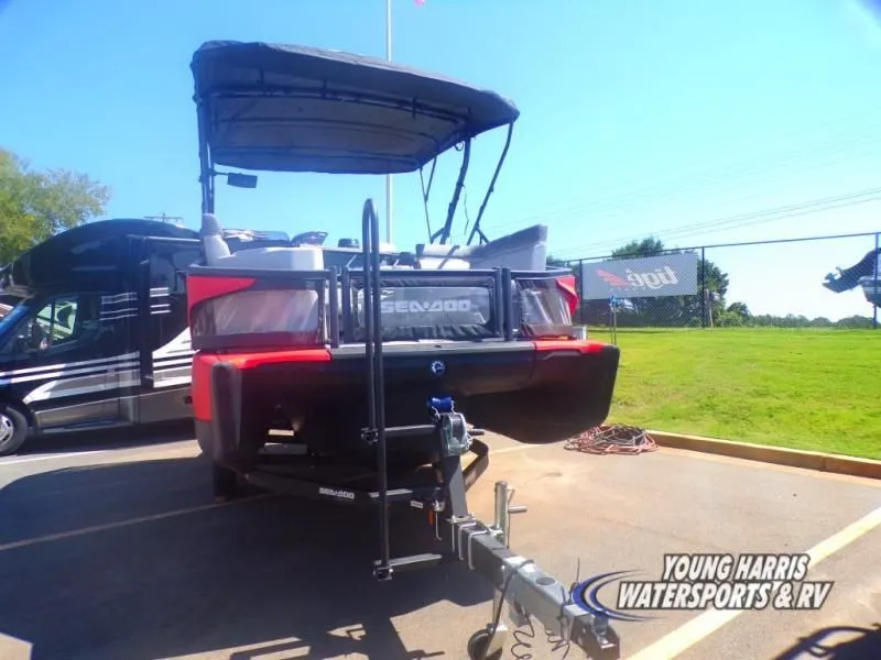 Slide: The Image of Sea-Doo 18 - 230 HP 2023 - 3