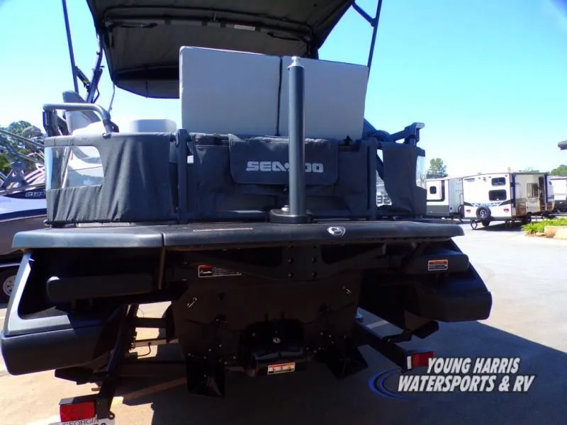 Slide: The Image of Sea-Doo 18 - 230 HP 2023 - 7