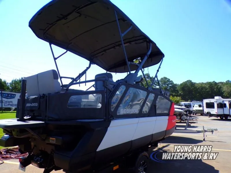 Slide: The Image of Sea-Doo 18 - 230 HP 2023 - 8