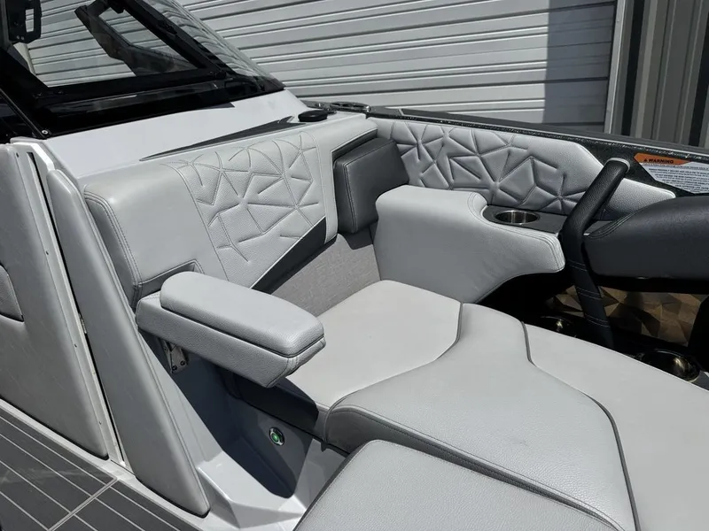 Slide: The Image of Nautique Super Air Nautique G23 Paragon 2022 - 12