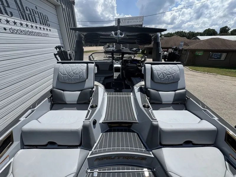 Slide: The Image of Nautique Super Air Nautique G23 Paragon 2022 - 3