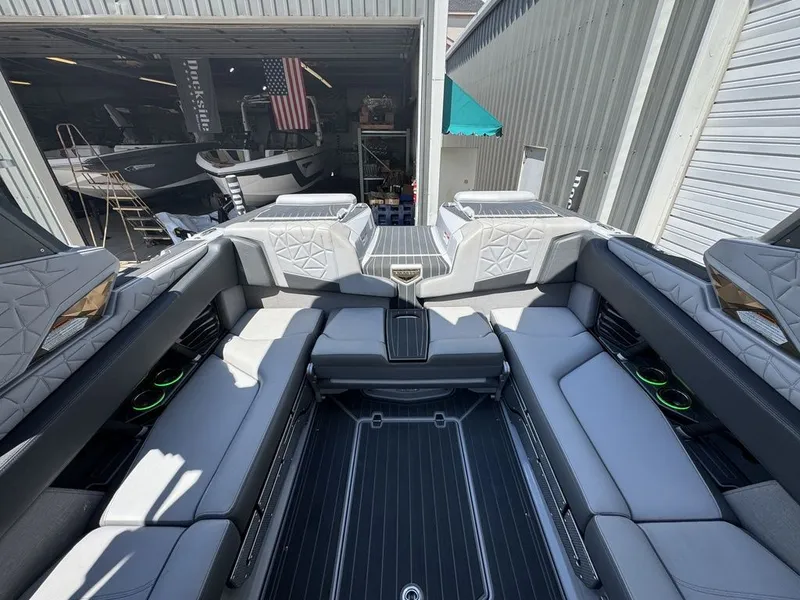 Slide: The Image of Nautique Super Air Nautique G23 Paragon 2022 - 8