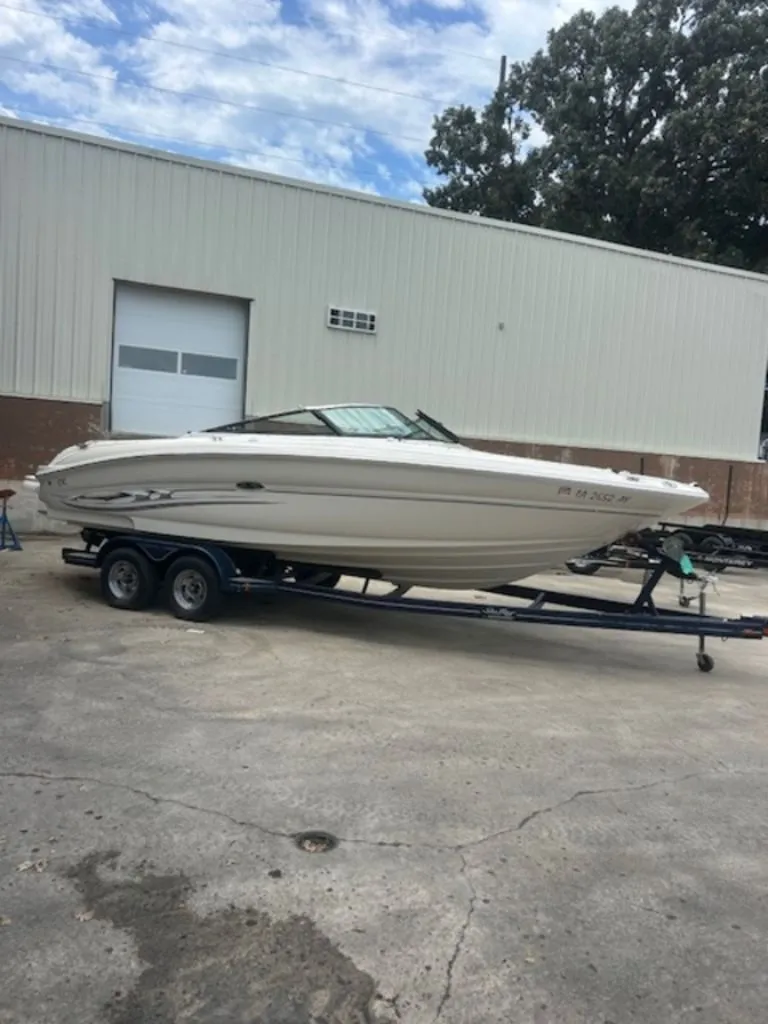 The Image of Sea Ray 240 Select 2005 - 0