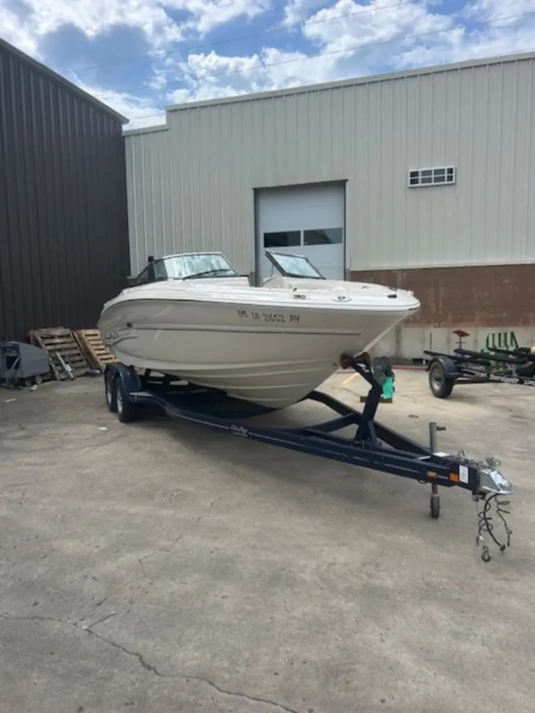 Slide: The Image of Sea Ray 240 Select 2005 - 1