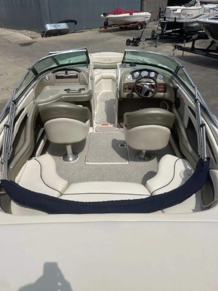 Slide: The Image of Sea Ray 240 Select 2005 - 11