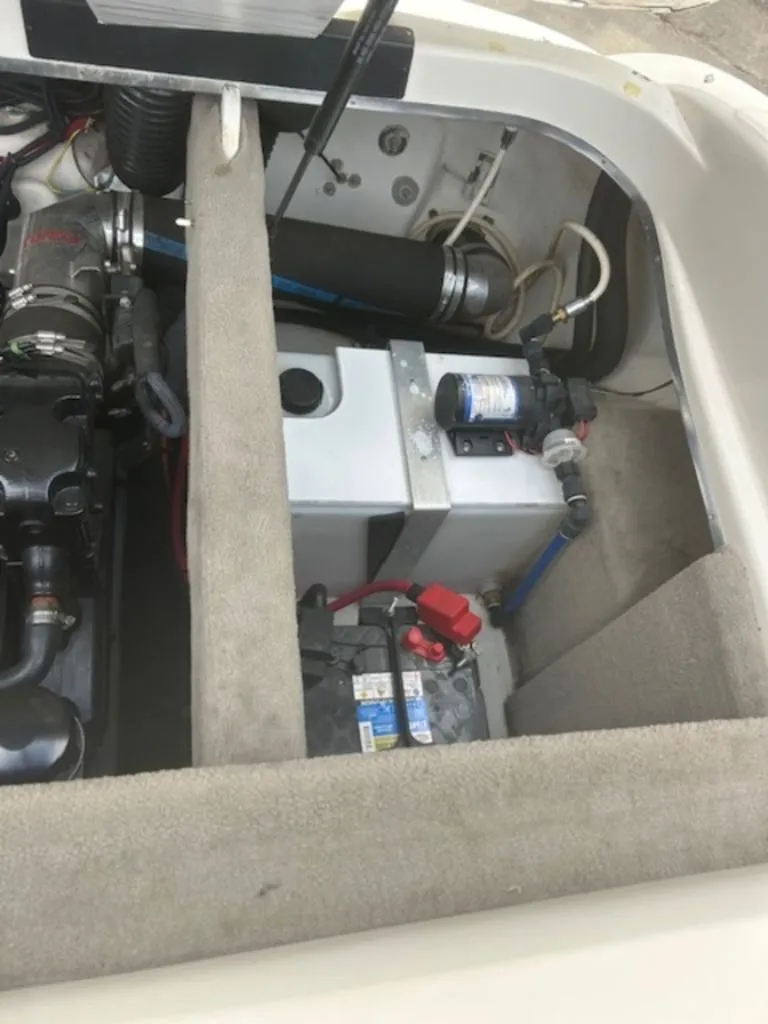 Slide: The Image of Sea Ray 240 Select 2005 - 18