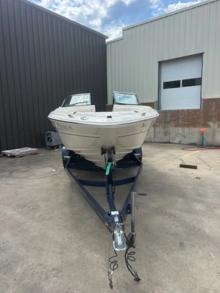 Slide: The Image of Sea Ray 240 Select 2005 - 2