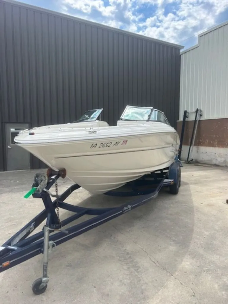 Slide: The Image of Sea Ray 240 Select 2005 - 4