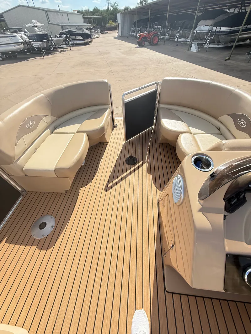 Slide: The Image of Harris Cruiser 200 2015 - 20