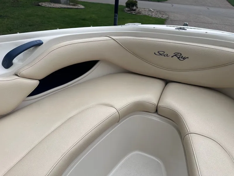 Slide: The Image of Sea Ray 190 Signature 1999 - 9