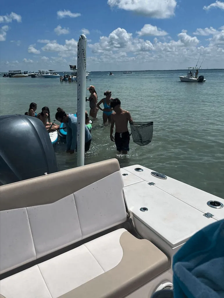 Slide: The Image of Robalo 246 Cayman 2019 - 11