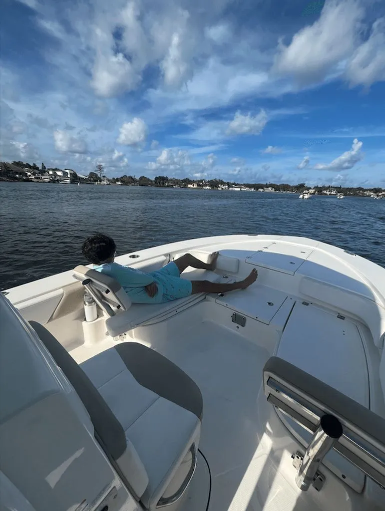 Slide: The Image of Robalo 246 Cayman 2019 - 12