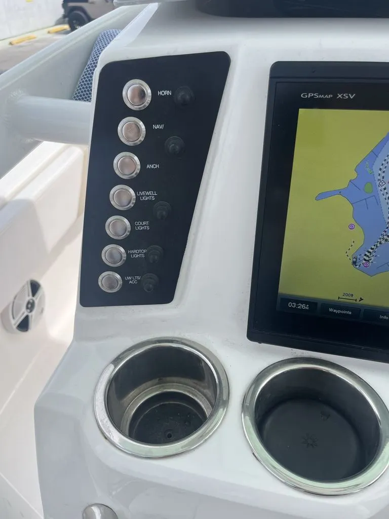 Slide: The Image of Robalo 246 Cayman 2019 - 20