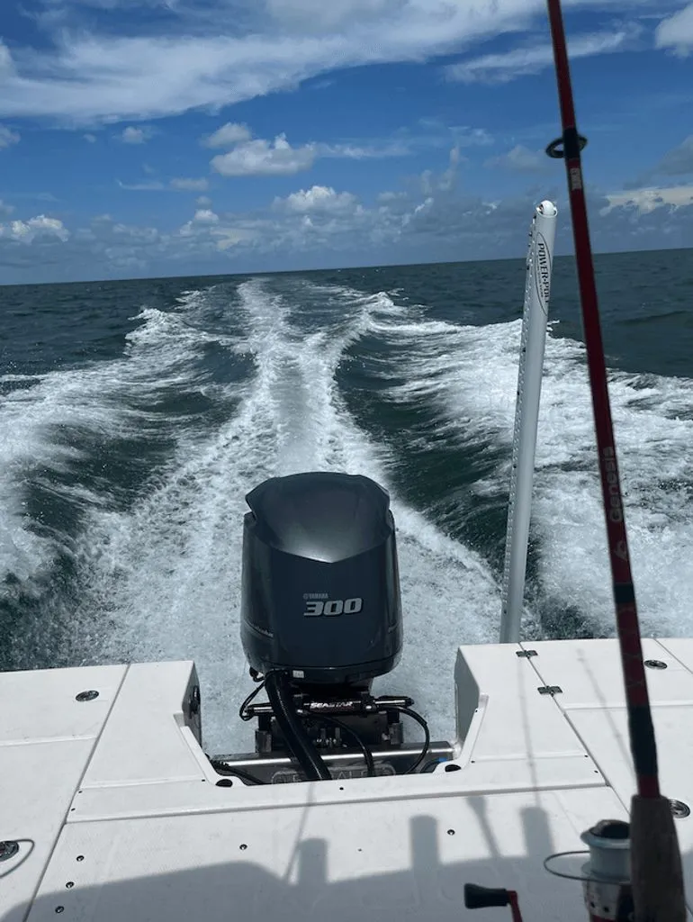 Slide: The Image of Robalo 246 Cayman 2019 - 22
