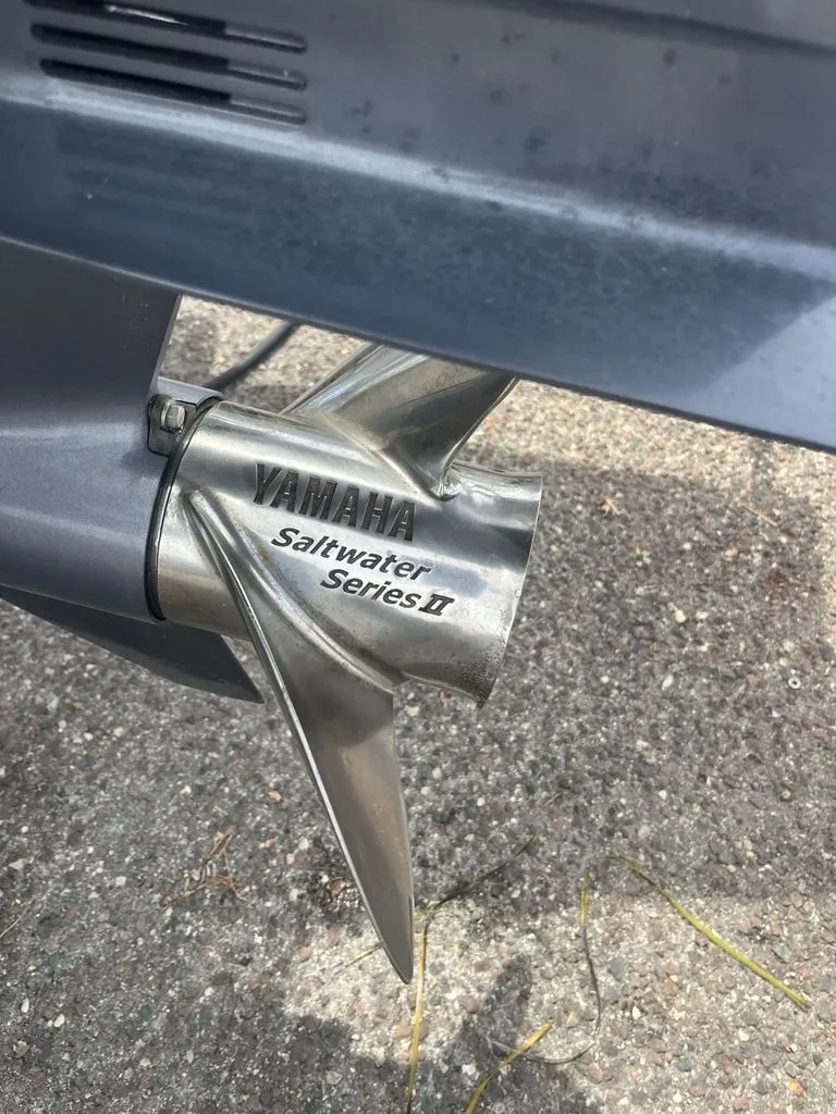 Slide: The Image of Robalo 246 Cayman 2019 - 23