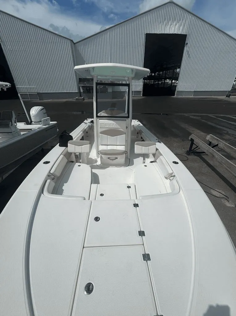 Slide: The Image of Robalo 246 Cayman 2019 - 9