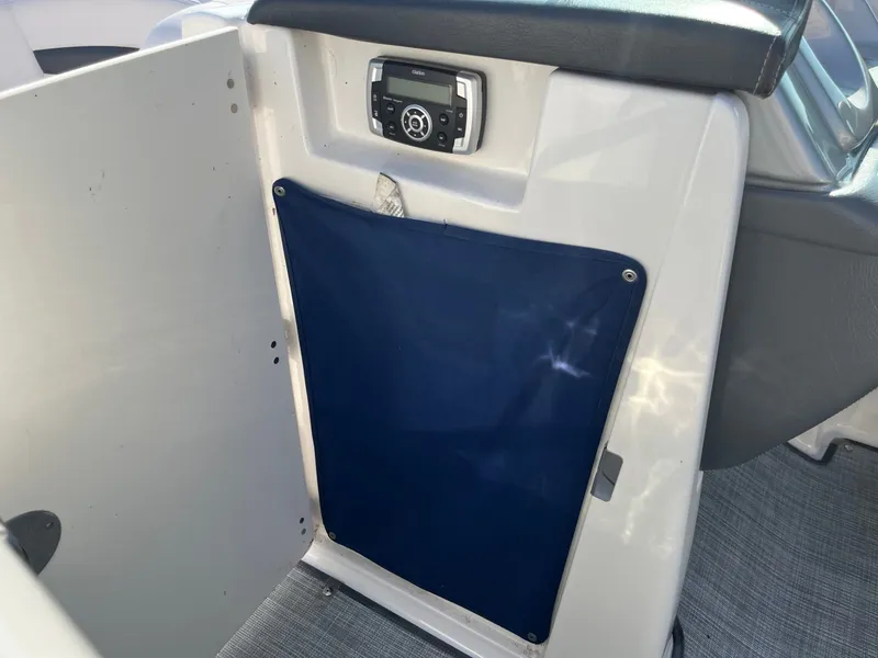 Slide: The Image of Chaparral 224 Sunesta 2016 - 17