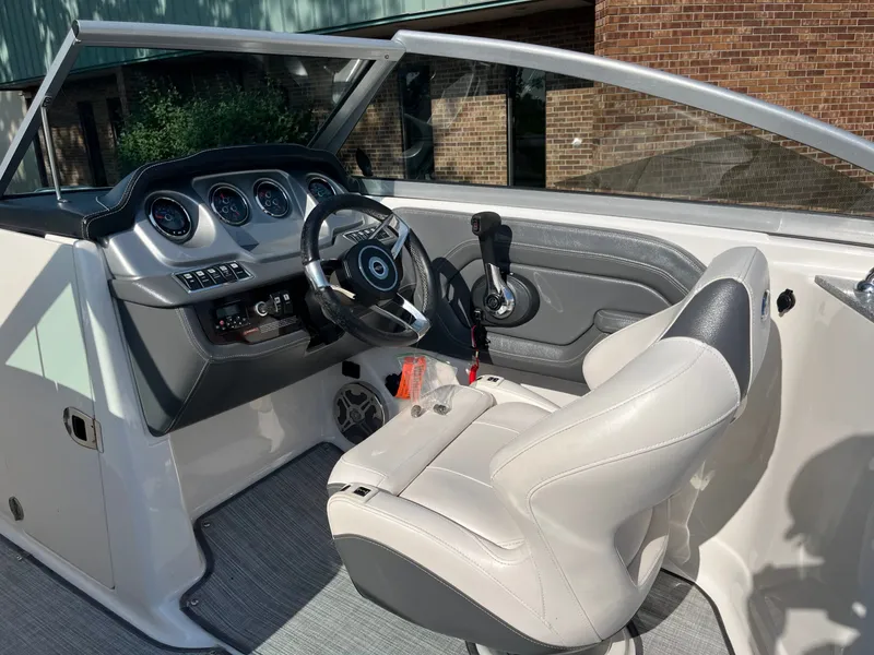 Slide: The Image of Chaparral 224 Sunesta 2016 - 19