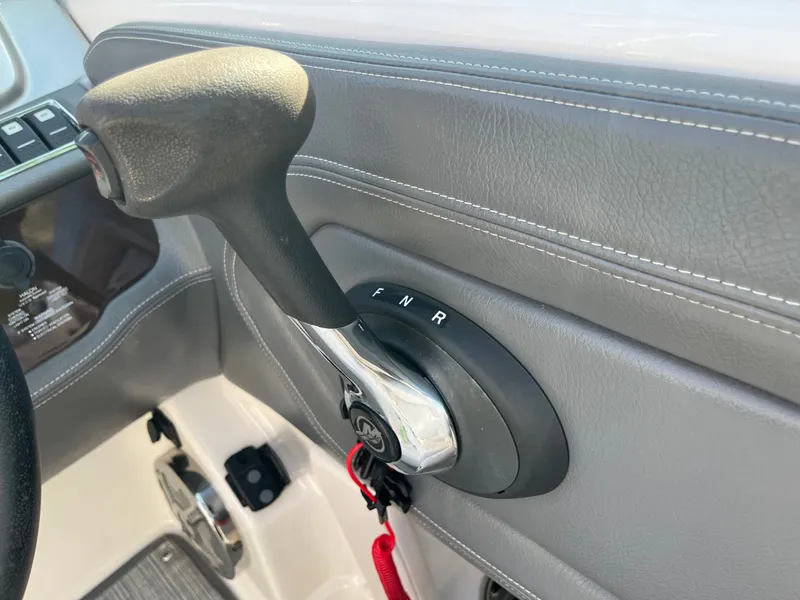 Slide: The Image of Chaparral 224 Sunesta 2016 - 9