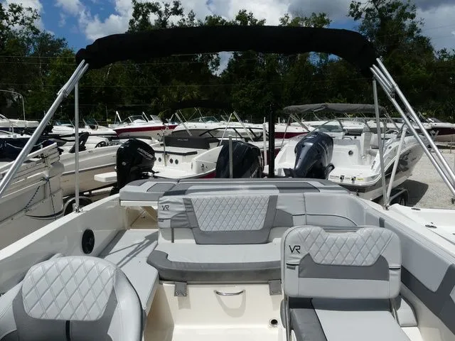 Slide: The Image of Bayliner VR6 Bowrider - Outboard 2022 - 15