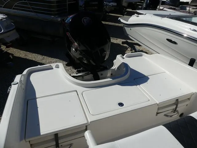 Slide: The Image of Bayliner Element F18 2020 - 10