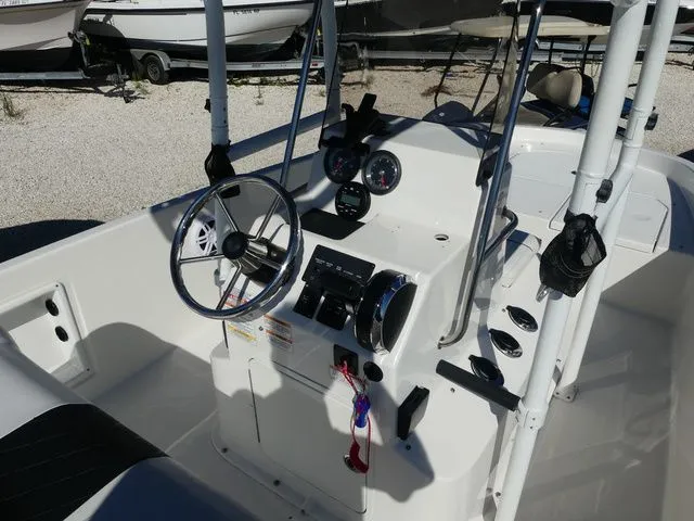 Slide: The Image of Bayliner Element F18 2020 - 8