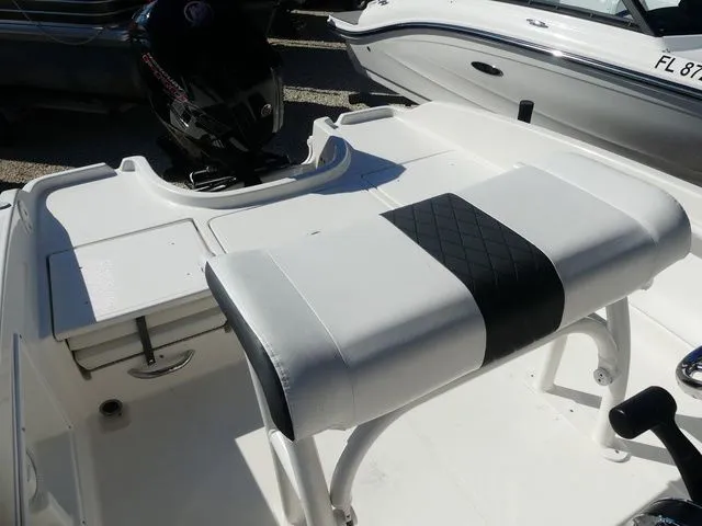 Slide: The Image of Bayliner Element F18 2020 - 9