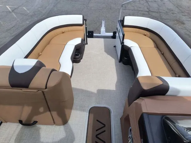 Slide: The Image of Avalon Catalina Platinum 2585 Quad Lounger Shift 2026 - 14